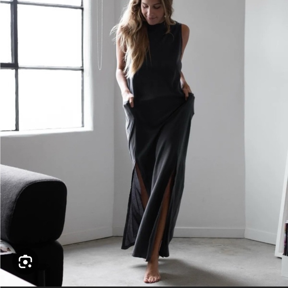 Lunya cool paneled Black Sleeveless Maxi Dress